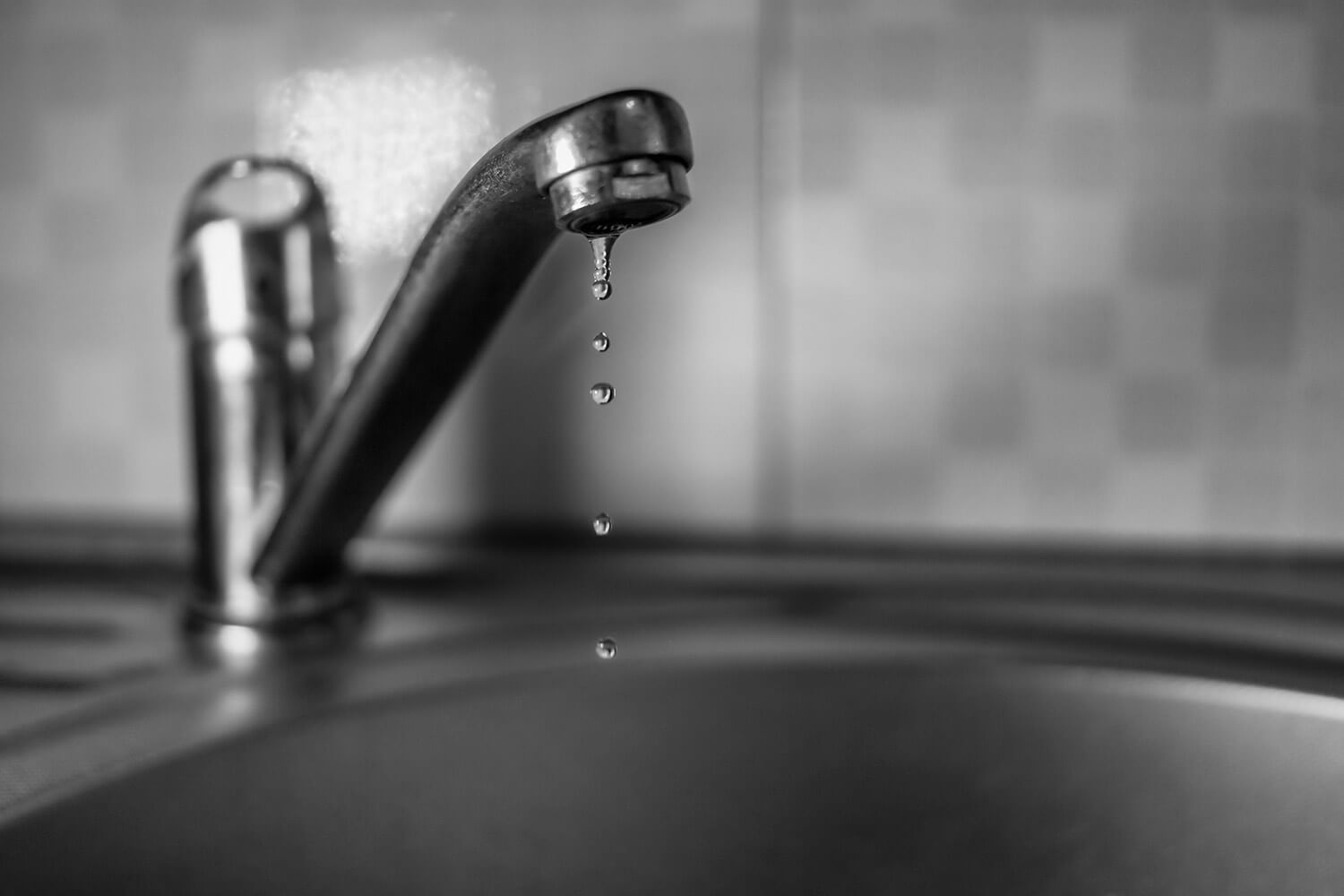 How to detect water leaks in your home